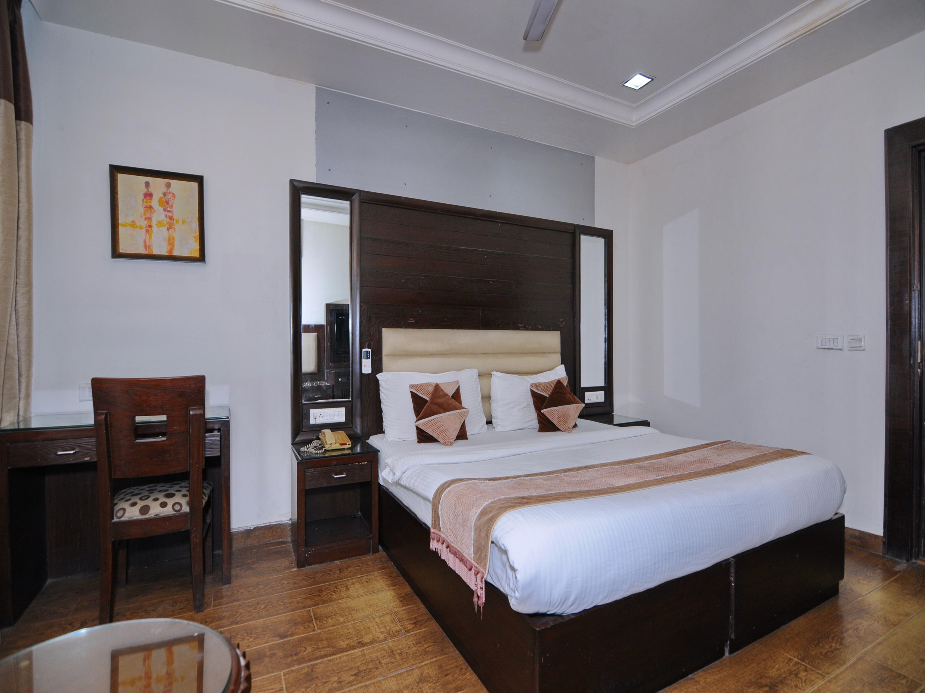 Oyo 6845 The Grand Hotel Neu-Delhi Exterior foto