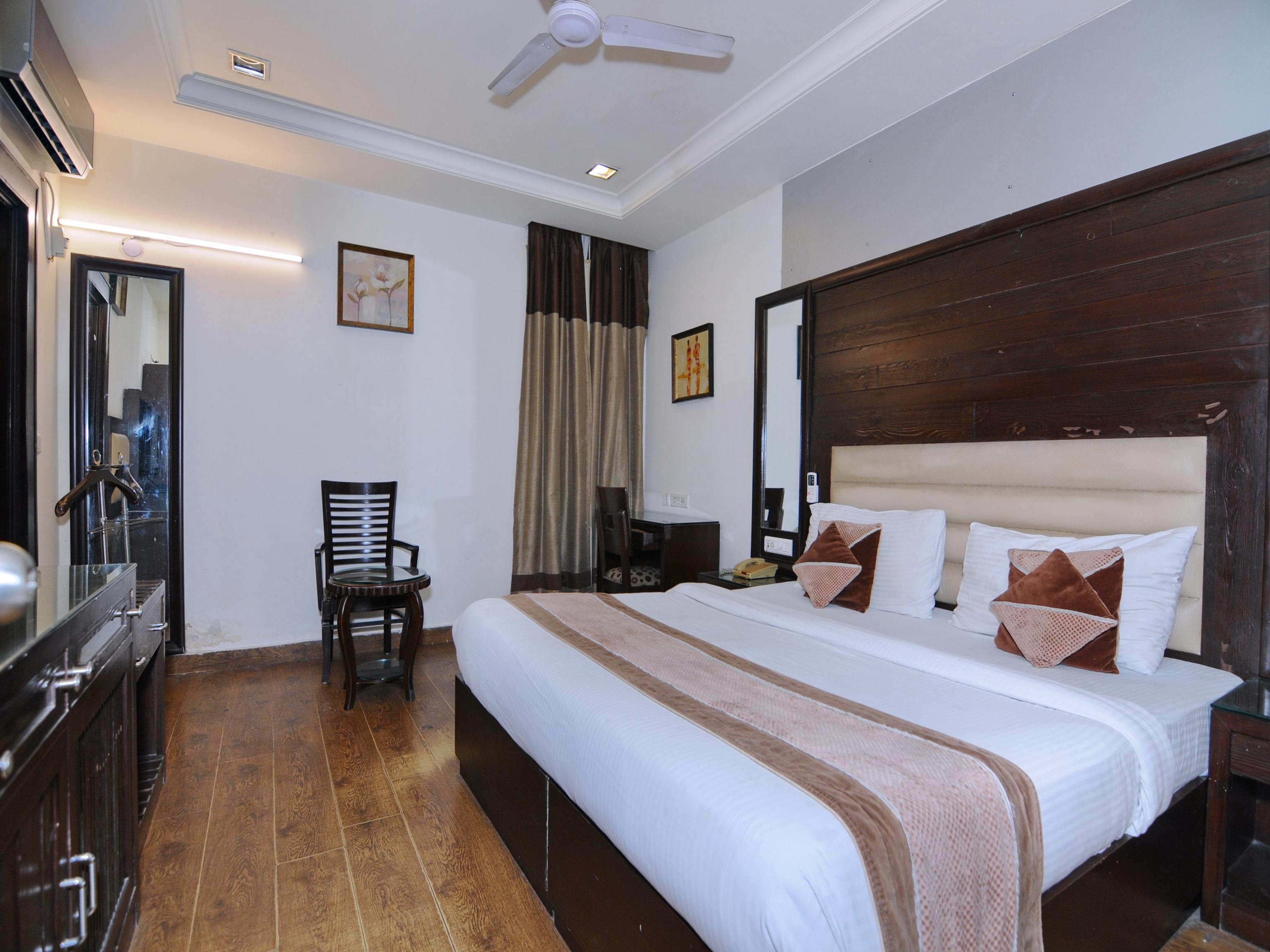 Oyo 6845 The Grand Hotel Neu-Delhi Exterior foto