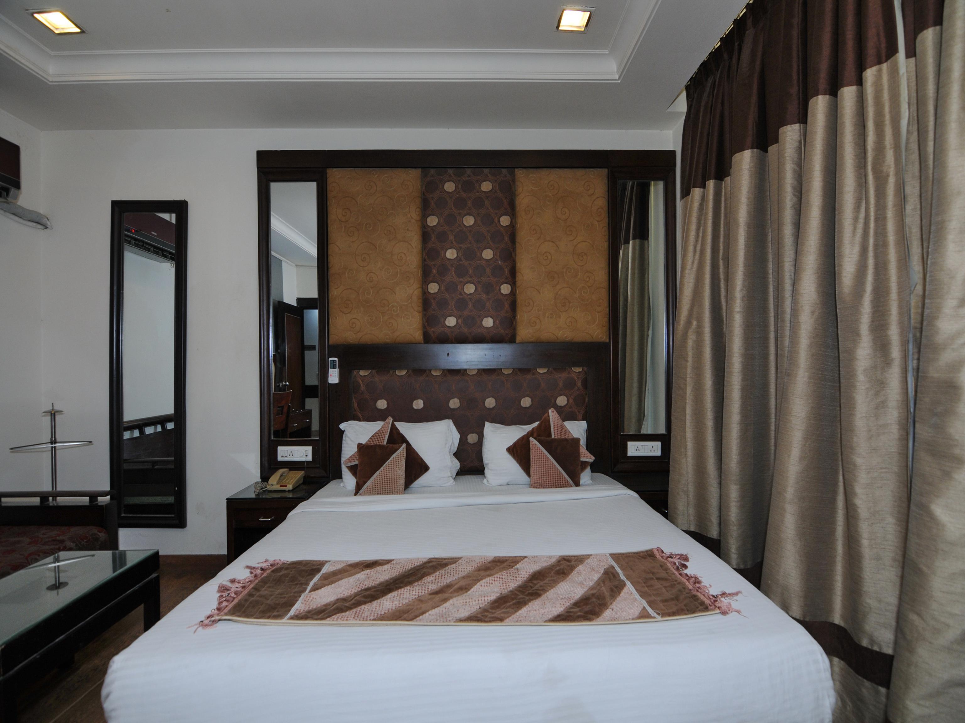 Oyo 6845 The Grand Hotel Neu-Delhi Exterior foto