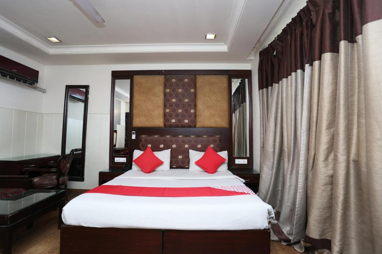 Oyo 6845 The Grand Hotel Neu-Delhi Exterior foto