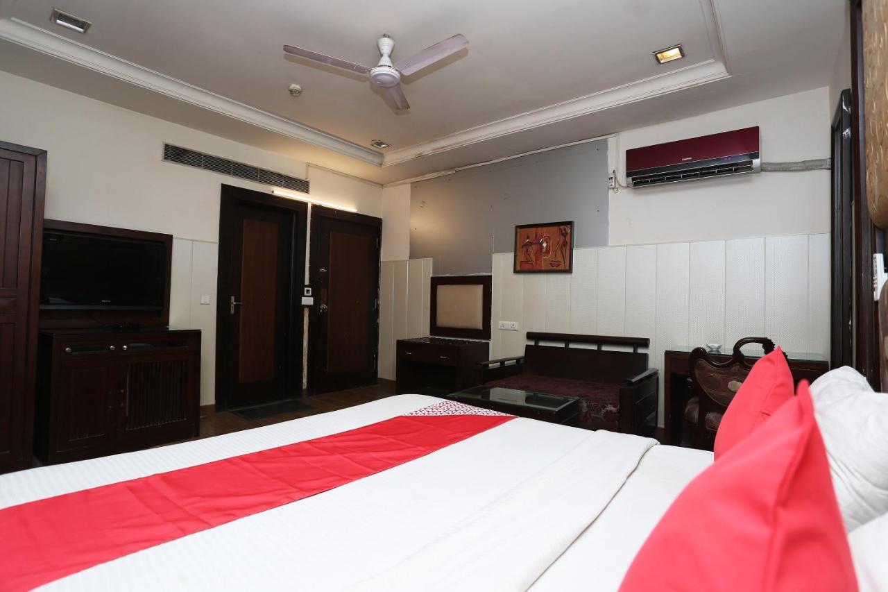 Oyo 6845 The Grand Hotel Neu-Delhi Exterior foto
