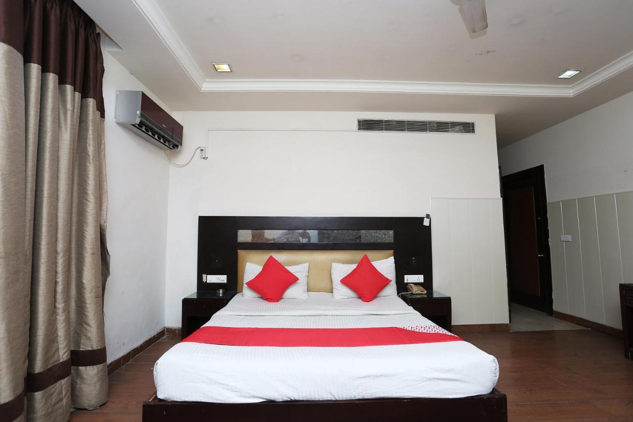 Oyo 6845 The Grand Hotel Neu-Delhi Exterior foto